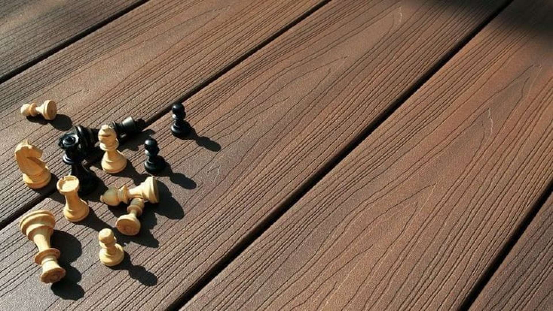 La guía definitiva para el mantenimiento de decks de PVC duraderos