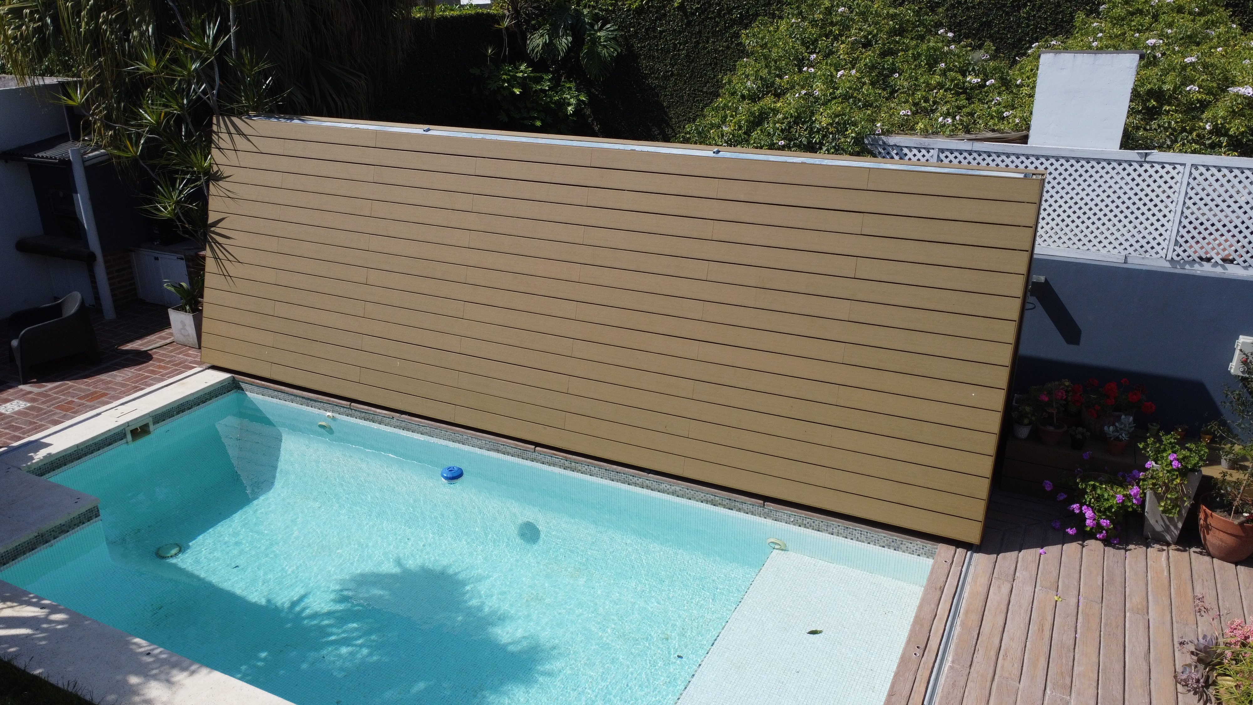 Cubrir piscina en invierno: ¿Cuál es la mejor forma de hacerlo?